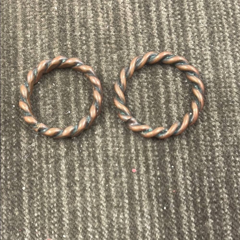 Twisted Copper Rings Rope Design